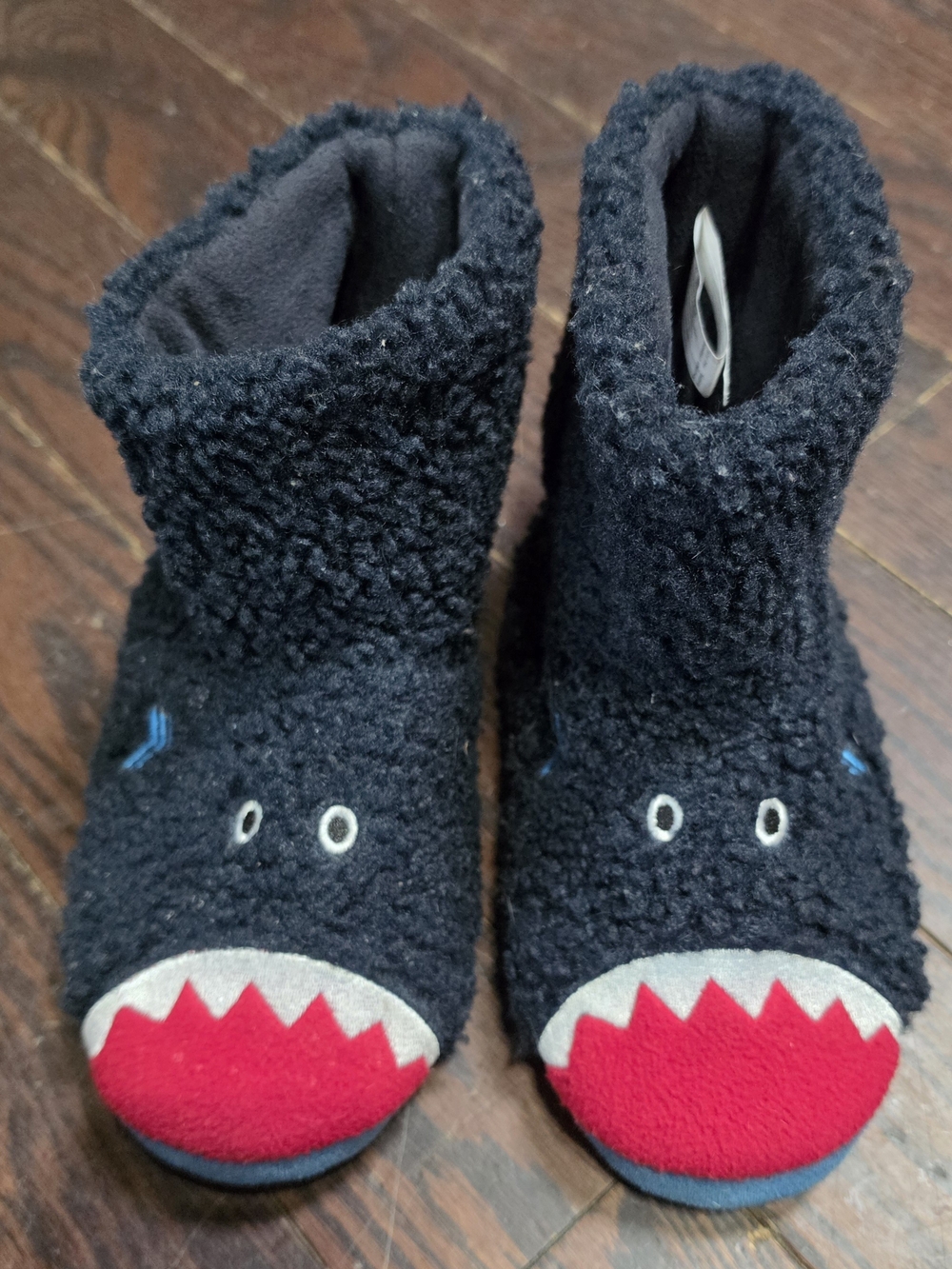totes Kids Black Plush Shark Footie Slippers with Red Toe Teeth